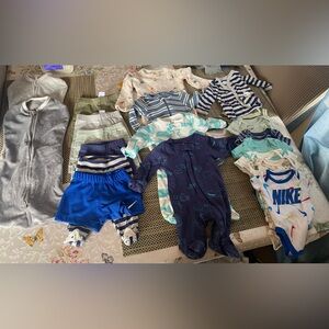 Baby’s newborn clothing Bundle